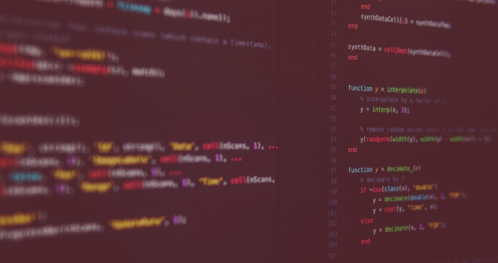 Live codering sessie tijdens een workshop over seizoensevenementen